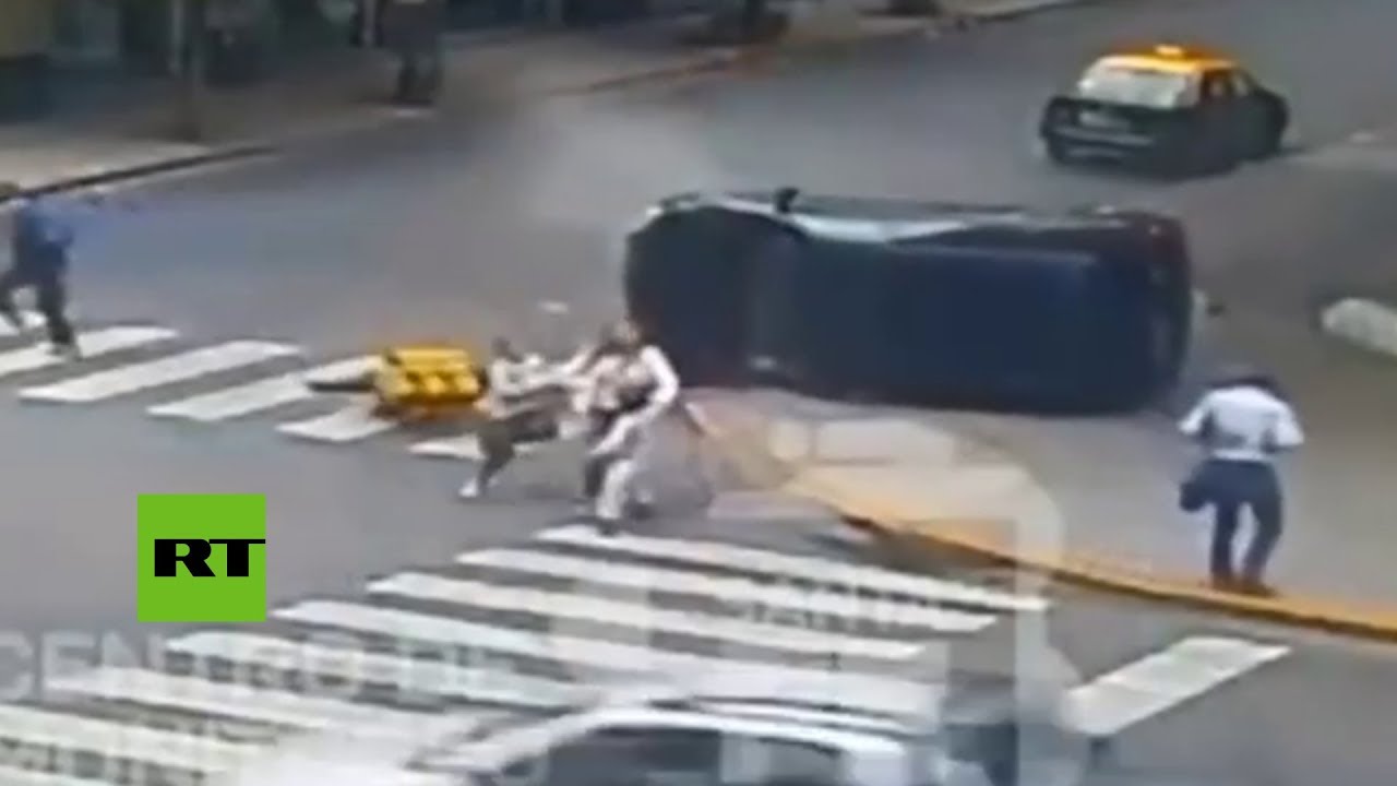 ‘Súpermadre’ salva la vida de sus hijos tres veces en cuestión de segundos