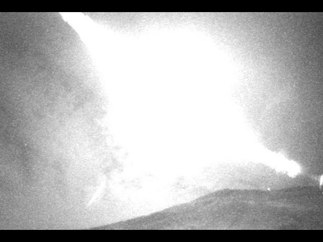 Una bola de fuego «convierte la noche en día» en España