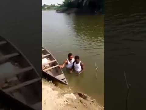 Joven muere mientras era bautizado en un río