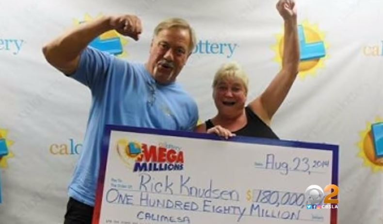 Quiere vender todo lo que compró tras ganar la lotería por aburrimiento