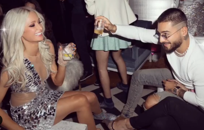 Paris Hilton disfrutó de una noche de tragos con Maluma