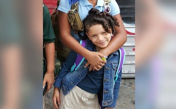 Niña hispana se ahorca tras discutir con su madre por el uso del celular
