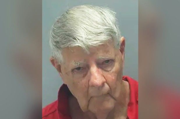 Detienen a anciano por asesinato de su esposa hace 40 años