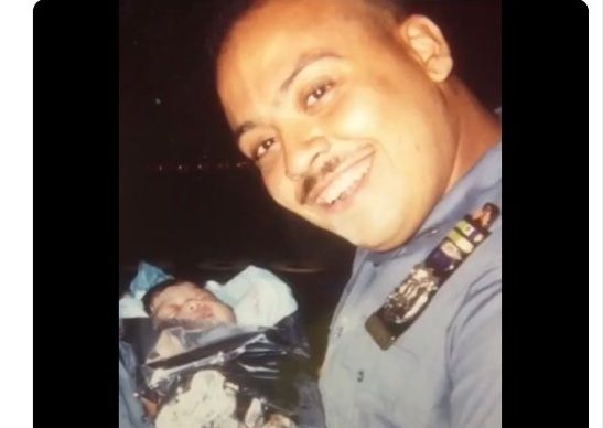 Expolicía busca a niña que ayudó a nacer hace 25 años