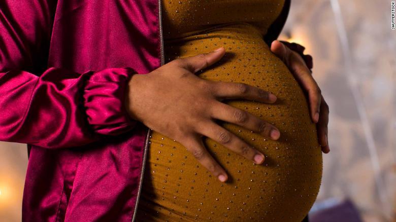 Mujer con 2 úteros da a luz 2 veces en menos de un mes