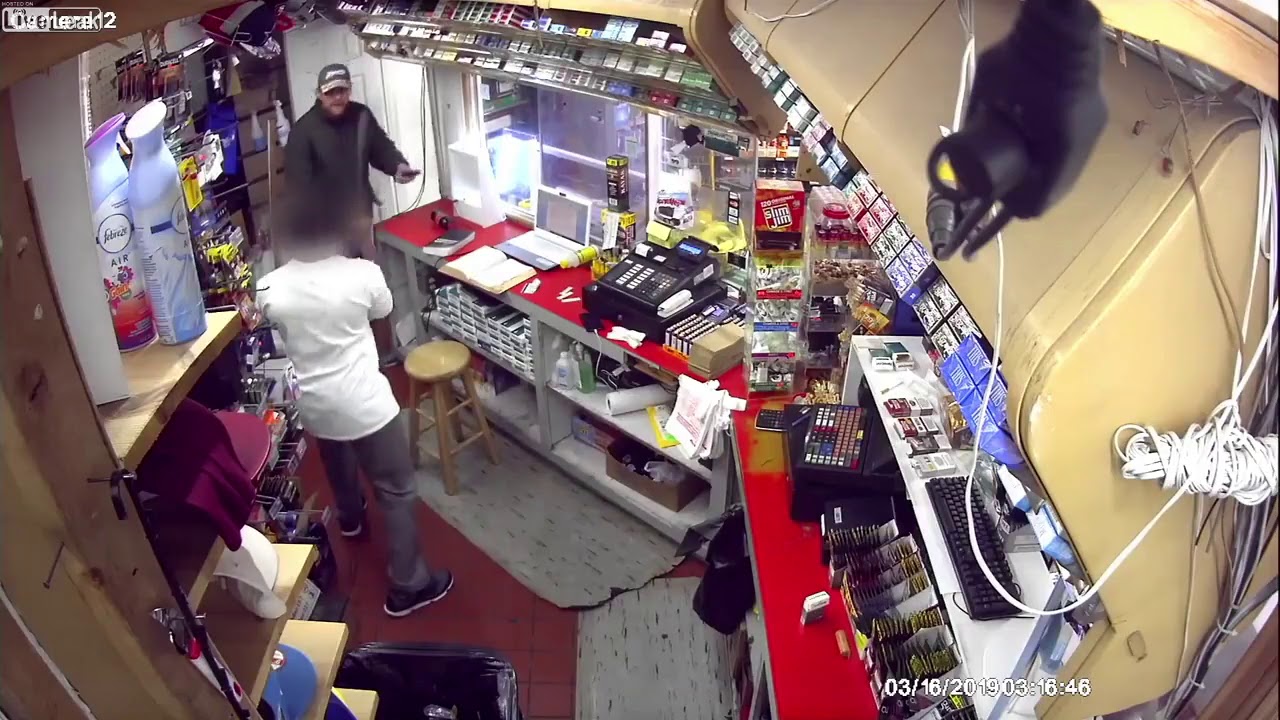 Ladrón y bodeguero se enfrentan a machetazos (final inesperado)
