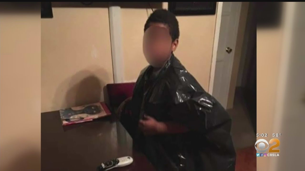 Maestro obliga a niño a orinar en basurero frente a sus compañeros