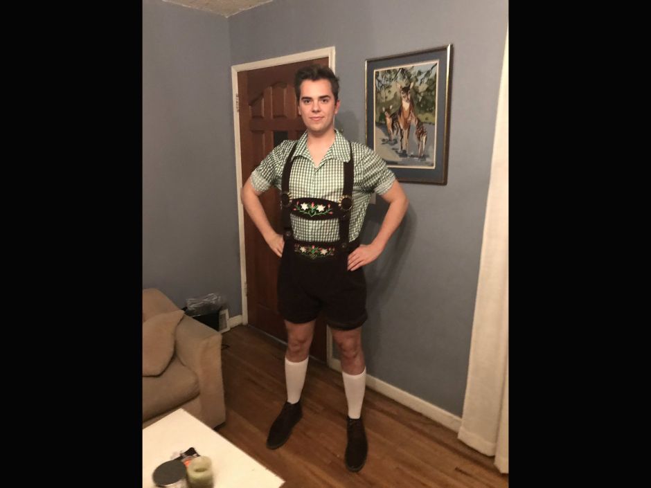 Joven gay sorprende a todos al salir del closet en discurso de graduación