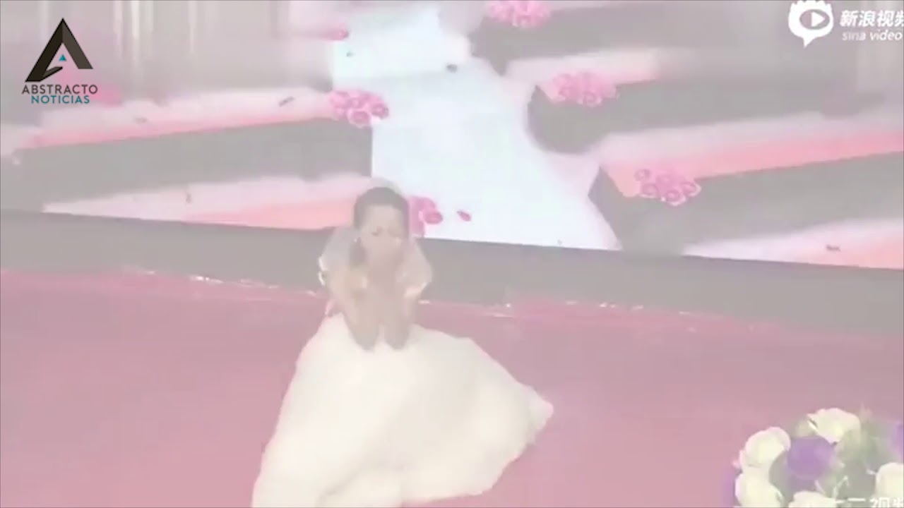 Aparece vestida de novia en la boda de su ex y le ruega que regrese con ella