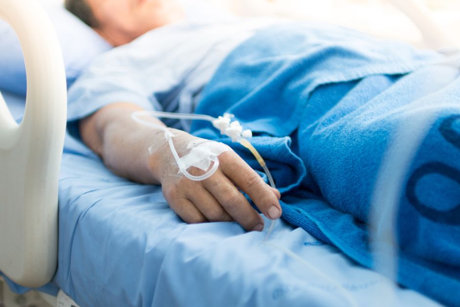 Intenta suicidarse y despierta del coma con una factura hospitalaria por $93,000