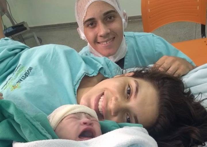 Su esposa murió al dar a luz y su despedida en Facebook se hizo viral