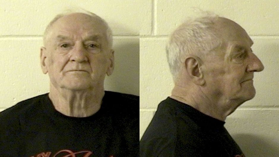 Arrestan a hombre de 82 años por el asesinato de una pareja en 1976