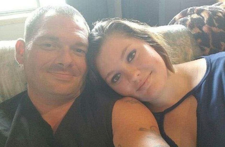 Peleaba con media hermana para tener sexo con su padre pero se libra de lo peor