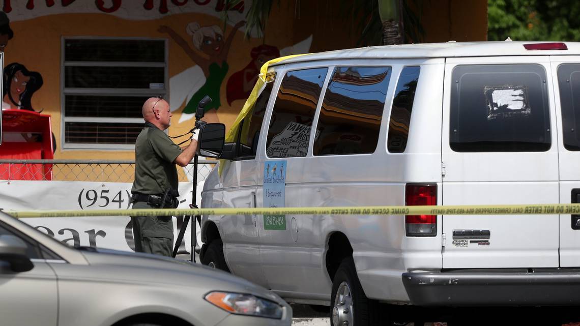 Niño de 2 años aparece muerto en camioneta de guardería