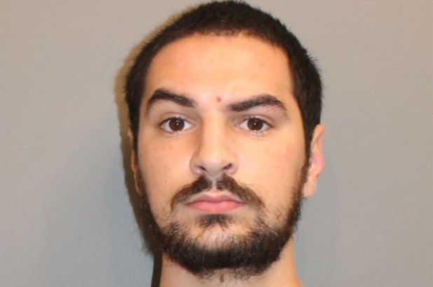 FBI: arrestan a joven por anunciar tiroteo masivo en Facebook