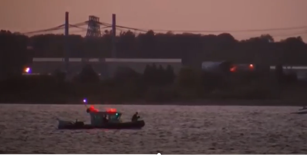 Un muerto y un desaparecido después del accidente en Fall River