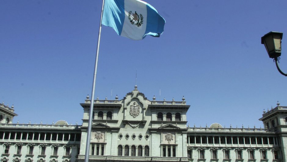Debaten ley para endurecer penas por aborto en Guatemala