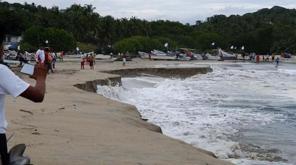 Playa en México se “hunde” debido a inusual fenómeno