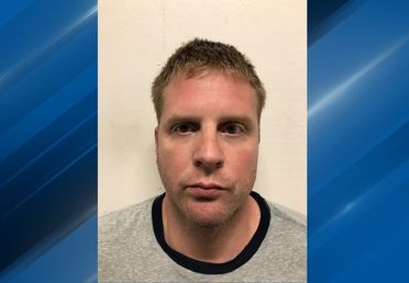 Lo acusan de usar WiFi del restaurante para acceder a pornografía infantil