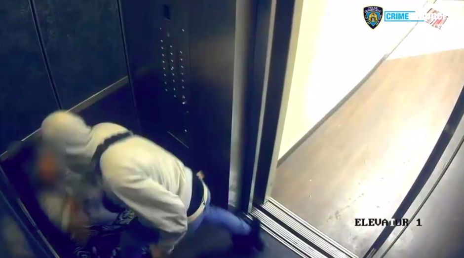 Brutal golpiza a un anciano hispano en ascensor