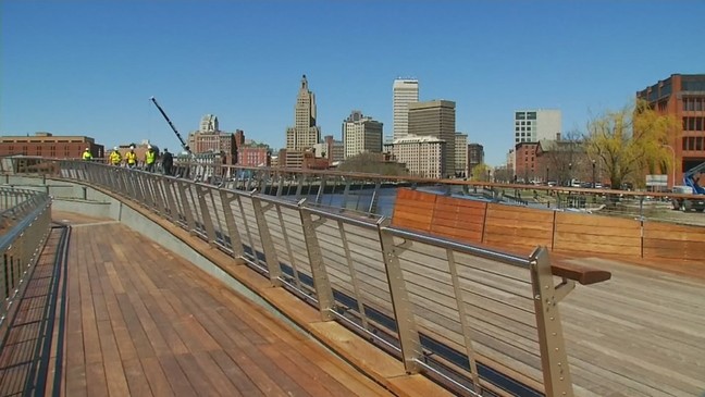 Proponen nombrar puente peatonal de Providence en honor a activista de derechos civiles