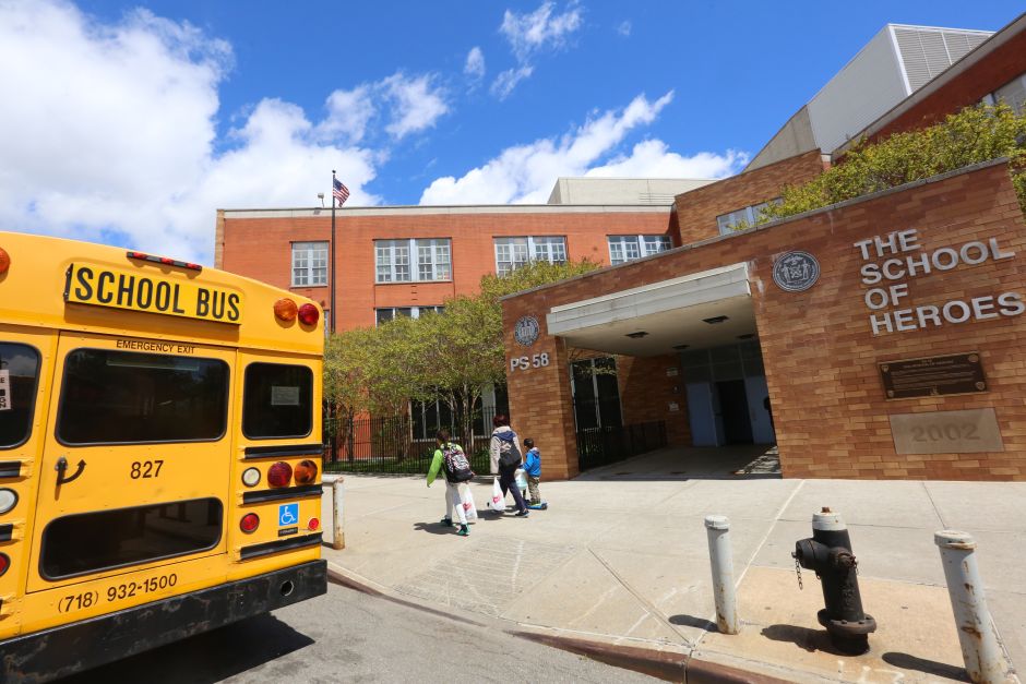Aulas de Nueva York no abrirán por el resto del año escolar