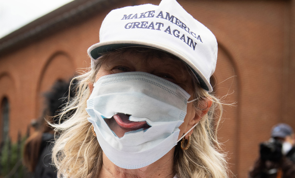 Conservadores impulsan protestas contra medidas de quedarse en casa en EEUU