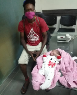 Joven rescata a bebé abandonada en una calle de República Dominicana
