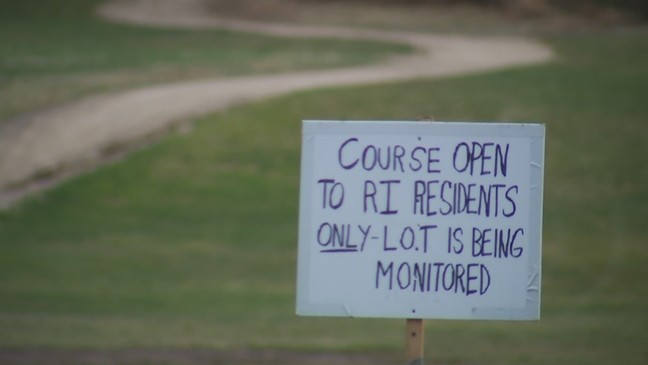 Tres hombres de Massachusetts violan la cuarentena de RI para jugar al golf