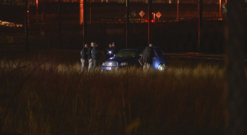 Encuentran dos cuerpos dentro un auto en Providence