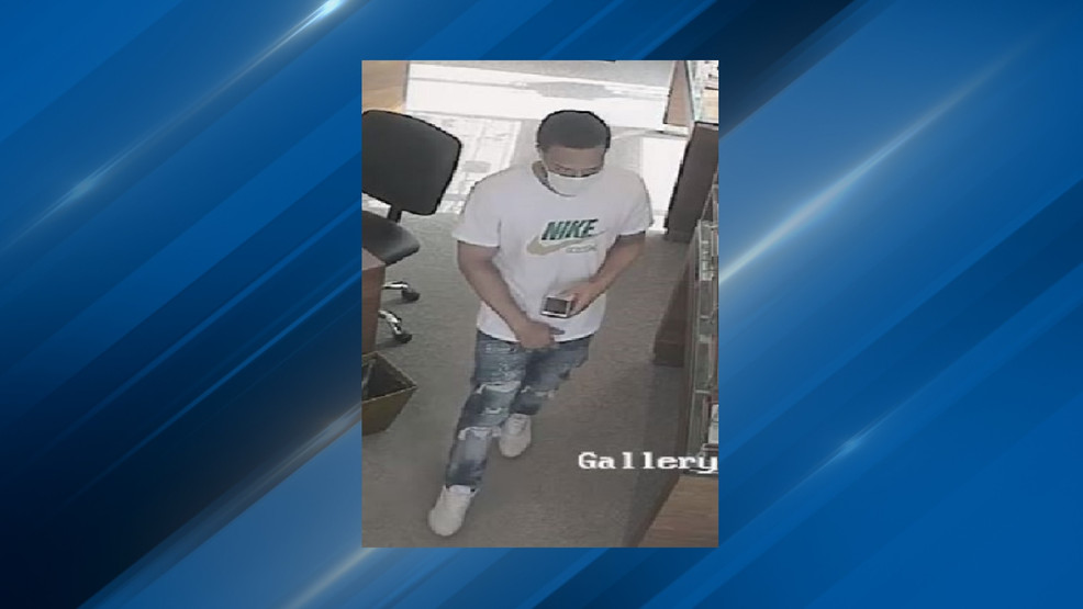 Policía busca a un hombre acusado de robar lentes valorados en más de $ 10K