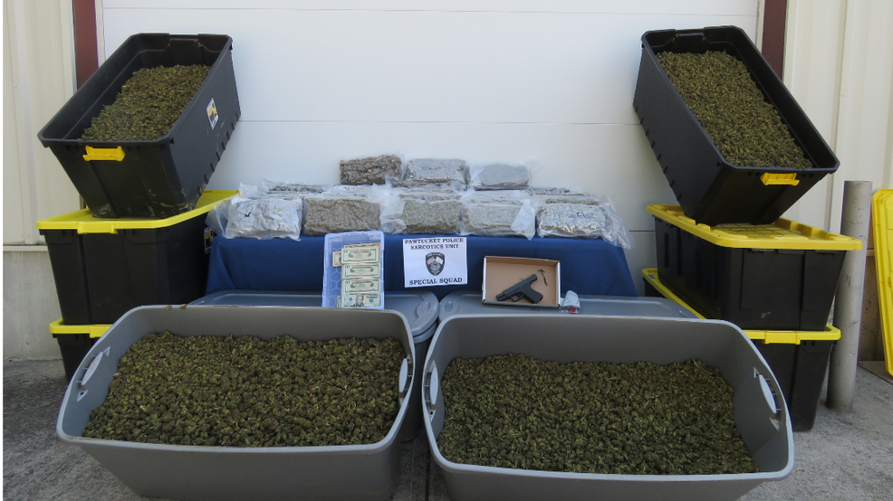 Fuegos artificiales y 400 libras de marihuana incautados a un  hombre de Pawtucket