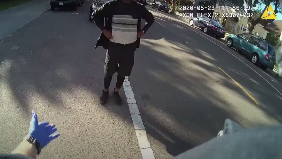 Arrestan a un afroamericano por «bailar en la calle», tras una denuncia