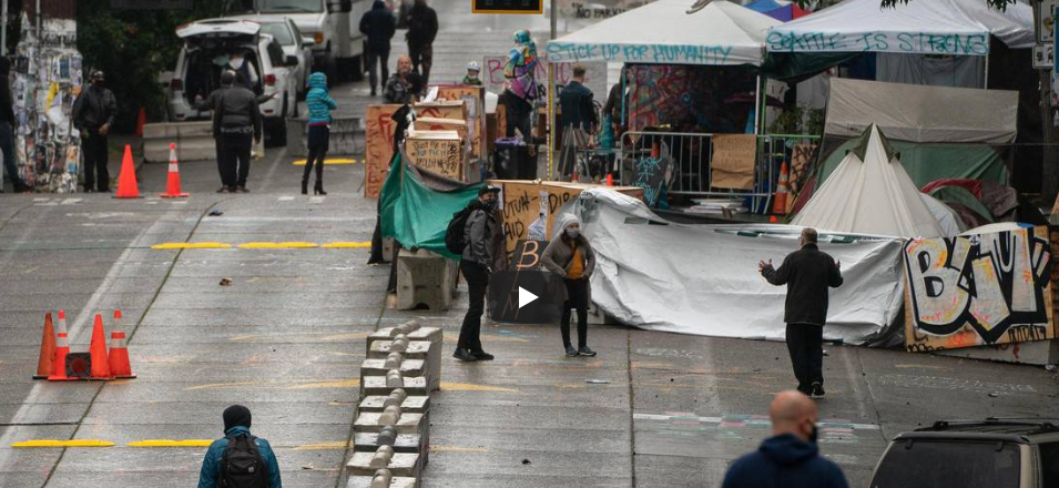 La Policía detiene a los manifestantes y desmantela los restos de la ‘Zona Autónoma’