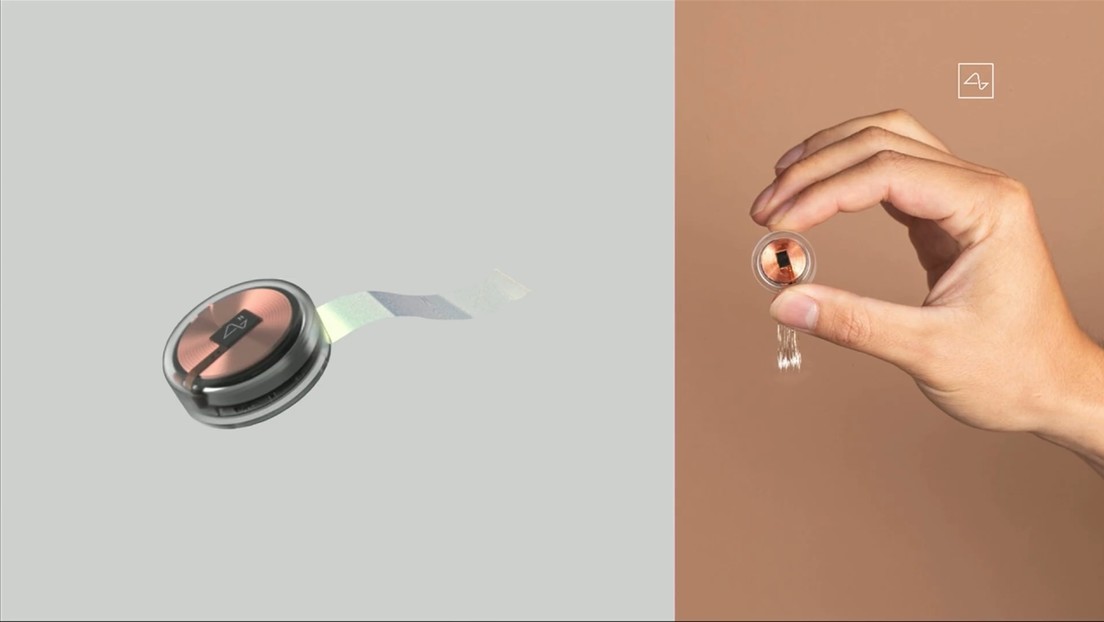 Elon Musk presenta un dispositivo que conectará el cerebro con un computador