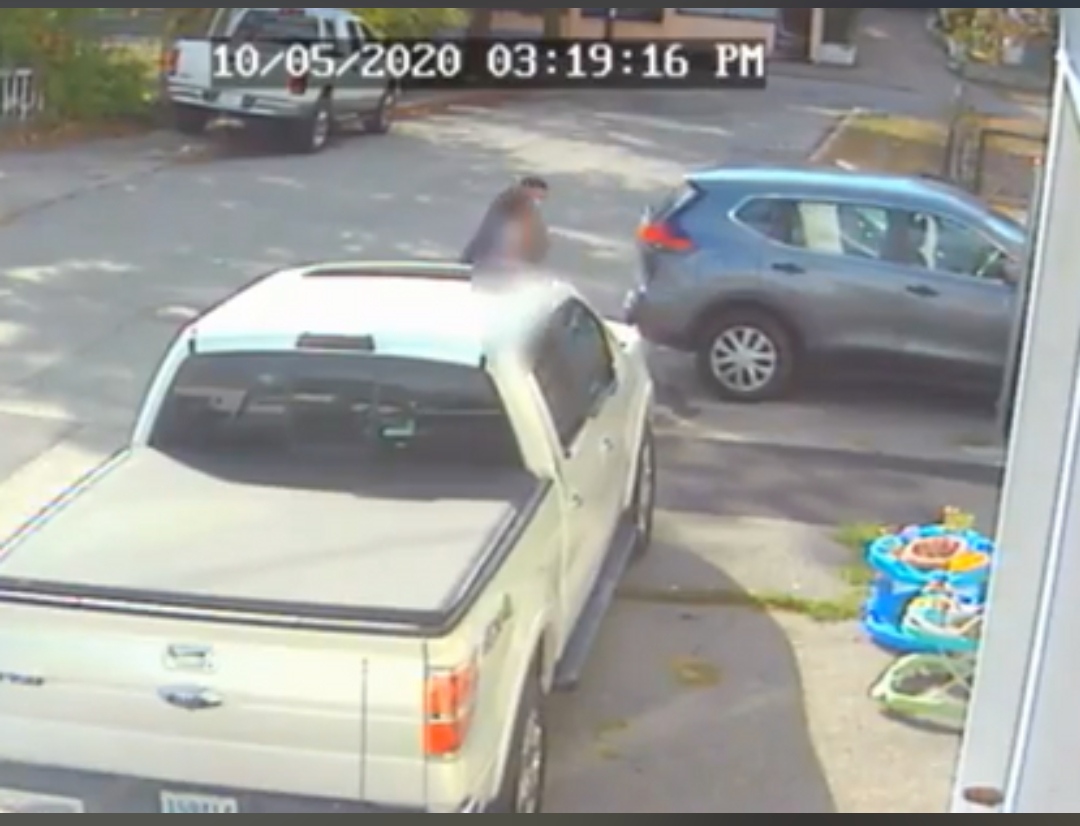 Video de vigilancia capta secuestro de una niña en Providence