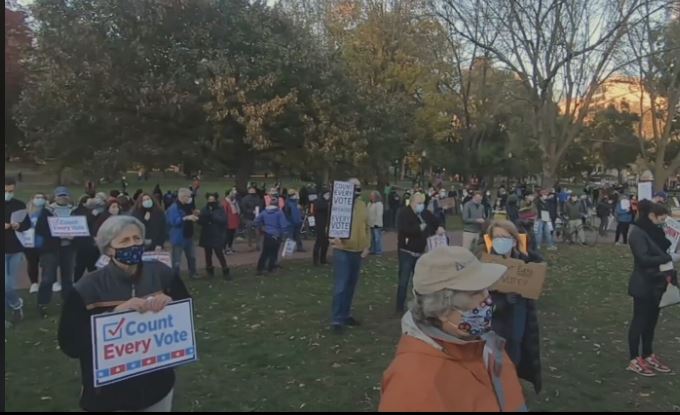 «Cuenten cada voto»: Los manifestantes se reúnen desde Providence hasta Boston