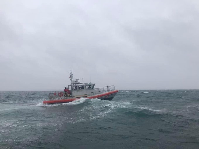 Guardia Costera busca a posible «persona desaparecida» en el agua en Newport