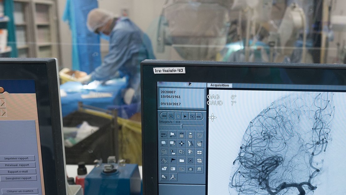 Detectan daños en vasos sanguíneos del cerebro en pacientes muertos por covid-19