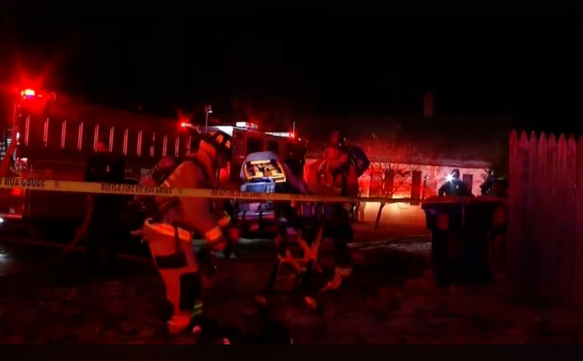 Un muerto y un herido durante incendio en una casa de West Warwick