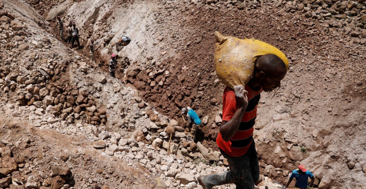 Descubrimiento de ‘montaña de oro’ desata una masiva fiebre de oro en el Congo