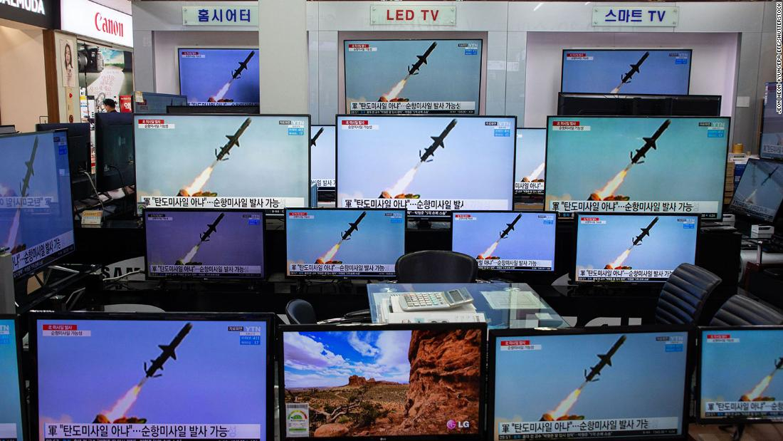 Corea del Norte disparó dos misiles balísticos, dice alto funcionario estadounidense