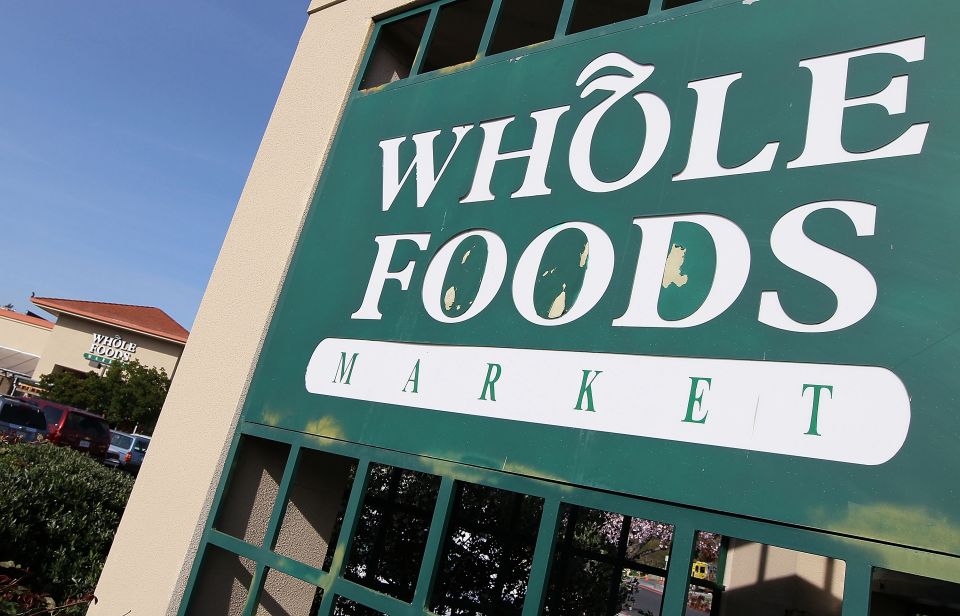 Encuentran ratón paseando entre la carne de lujoso supermercado Whole Foods de Amazon