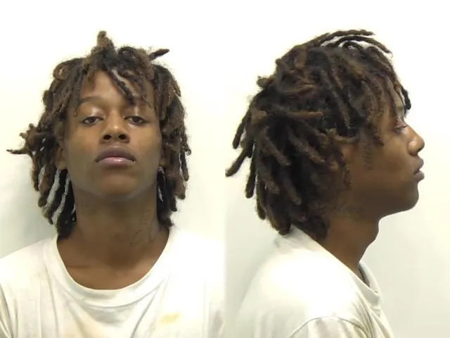 Vídeo de cámara corporal muestra la detención del sospechoso del tiroteo de Providence