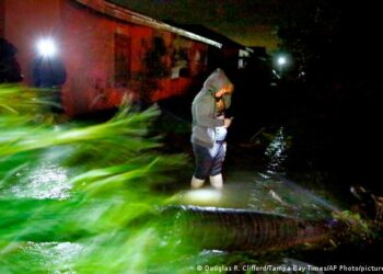 Huracán Ian causa inundaciones «catastróficas» en Florida