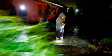 Huracán Ian causa inundaciones «catastróficas» en Florida