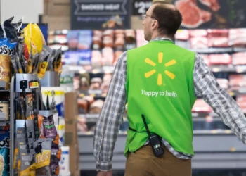 Walmart y Target comienzan las vacaciones antes de tiempo para aliviar la inflación