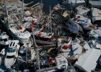 Casi 2,2 millones de clientes están sin electricidad en Florida