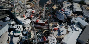Casi 2,2 millones de clientes están sin electricidad en Florida
