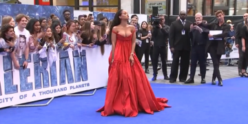 Rihanna encabezará el próximo espectáculo del descanso de la Super Bowl